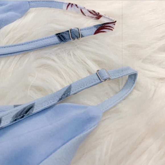 Hello Molly Like You Would Blue Floral Front Twist Knot Keyhole Tie Romper - Picture 6 of 16